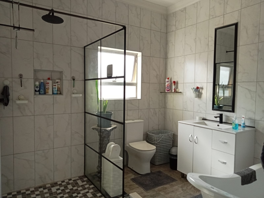 3 Bedroom Property for Sale in Cambridge Eastern Cape